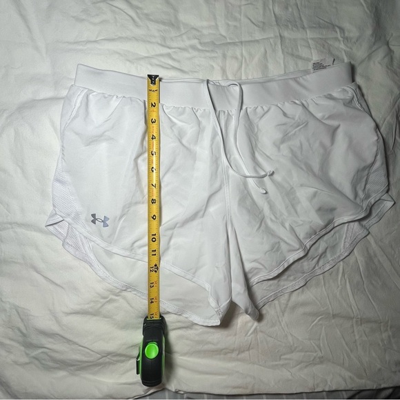 Under Armour Women's White Athletic Shorts XL - Picture 11 of 16